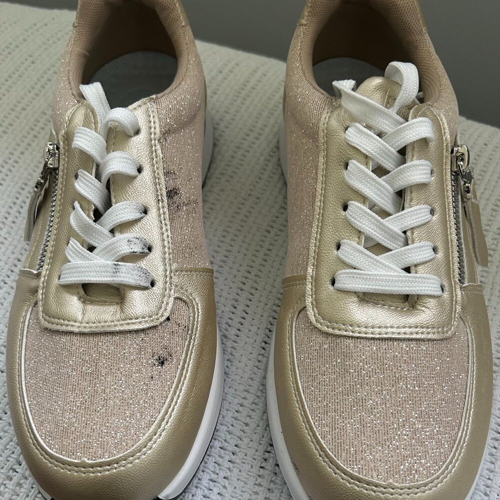 Shoes - Sneakers Size 10